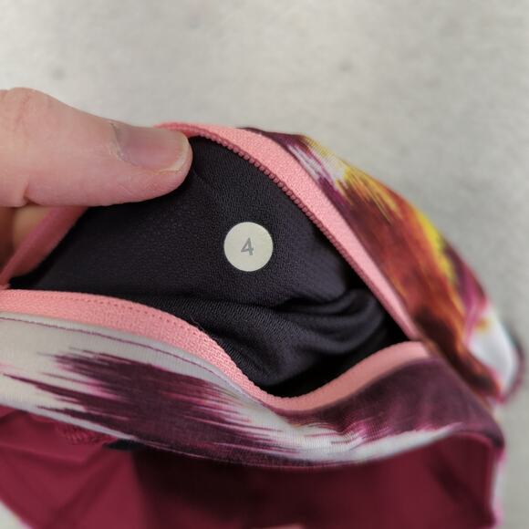 Lululemon Pace Rival Crop Leggings Capri Women's 4 Black Patterned Trim Pockets - Picture 7 of 7